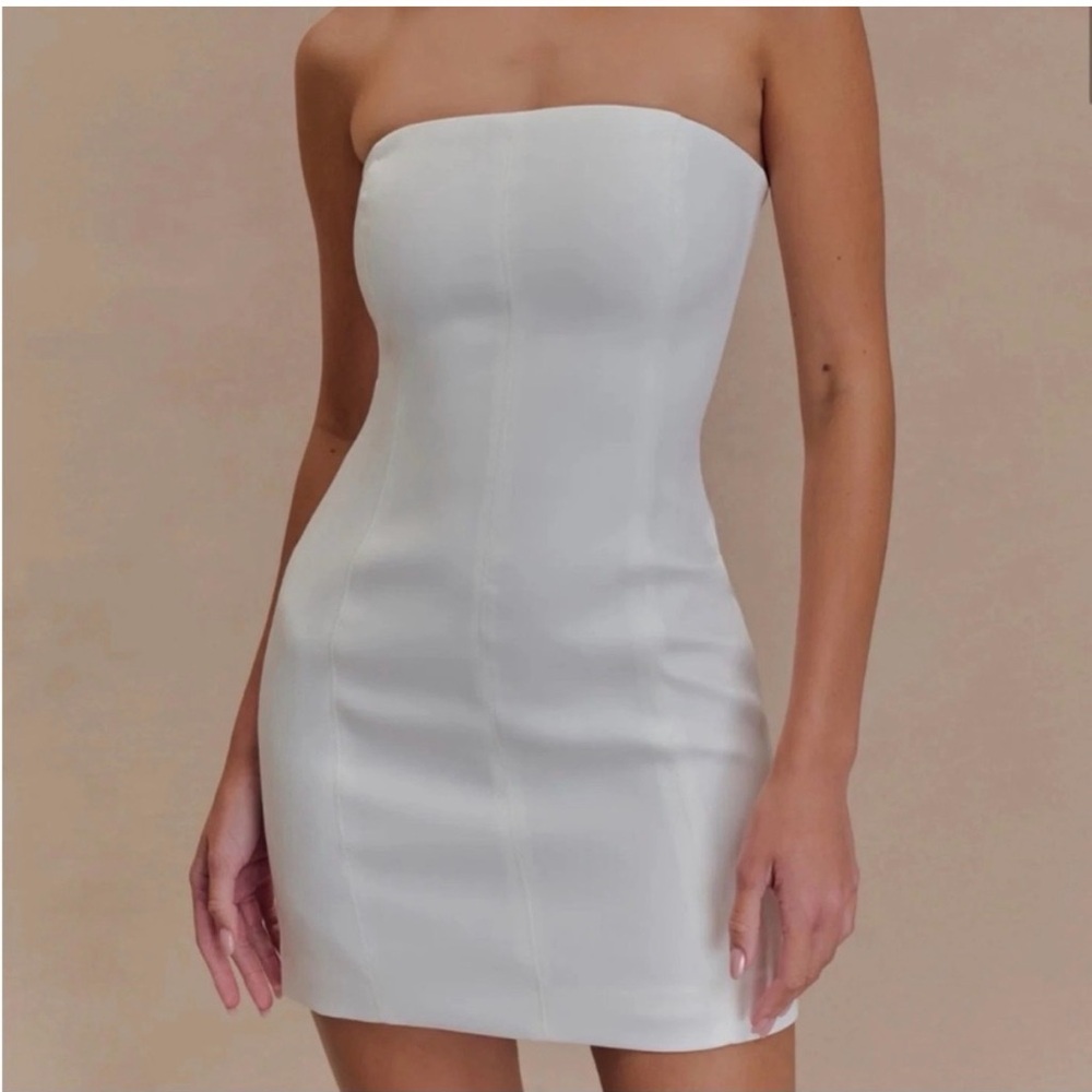MESHKI Elegant White Strapless Dress